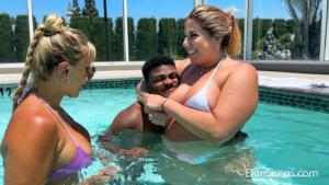 Hot scissors, smothers and bearhugs – Lucky him! - photo 3